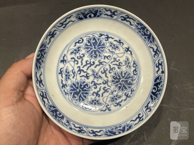 清光绪 青花缠枝莲纹盘一对 - 图3